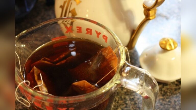 How to Make Classic Black Tea (Perfect Every Time)