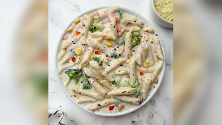 Italian White Sauce Pasta